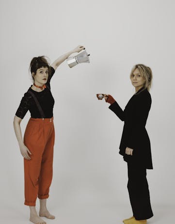 Tinna Þorvalds Önnudóttir and cellist Júlía Mogensen