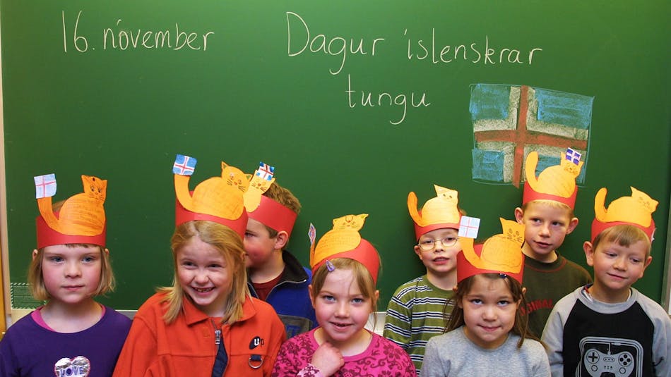 Picture of children celebrating Dagur íslenskrar tungu,