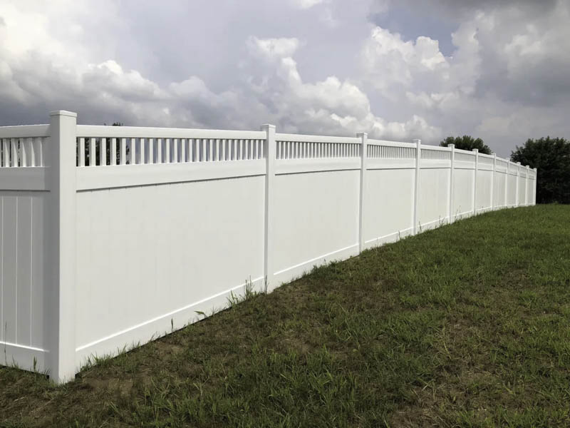 Creekside Fence and Deck Vinyl Fence