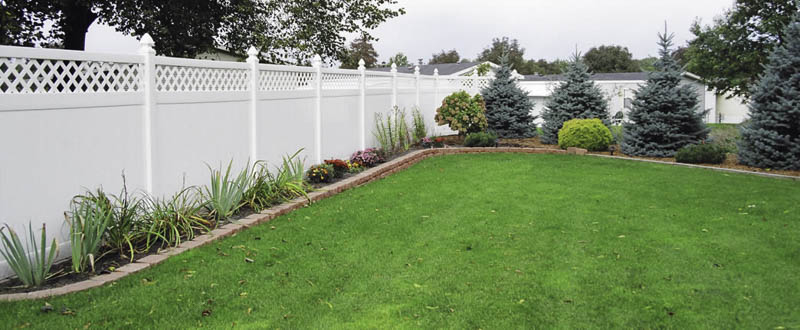 Straightline-Fence-and-Deck-vinyl-fence