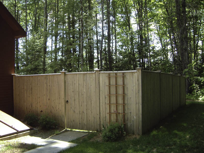 Crowe-Fence-&-Deck-Supply-wooden-fence