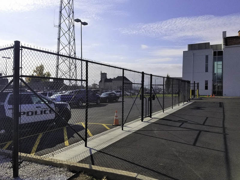 Robinson-Fence-Company-chain-link-fence