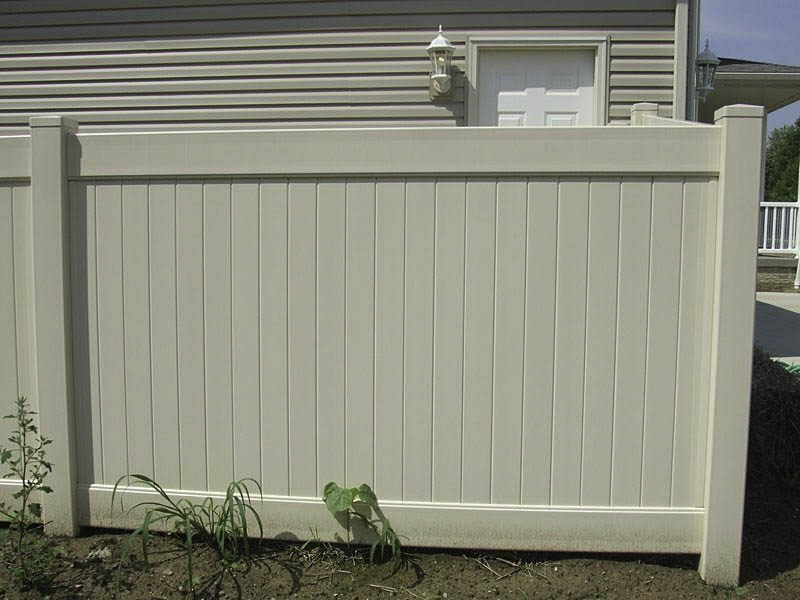 The-Fenceman-Fence-Co.-Inc-Vinyl Fence