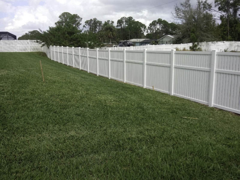 Carrie’s-Fence-of-Palm-Bay-vinyl-fence