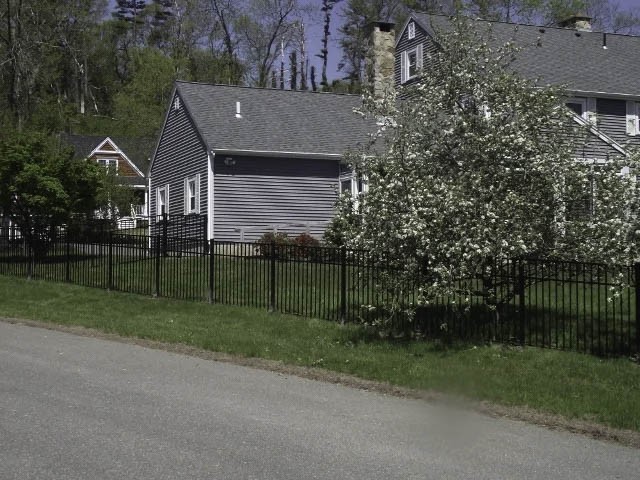 Fences-By-Stoneridge-steel-fence