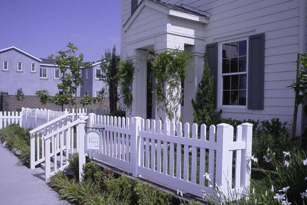 Fenceworks-Inc.-Golden-State-Fence-Company-Inc-Picket Fence