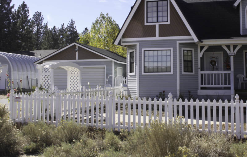 Leoco Fence Company-Picket Fence