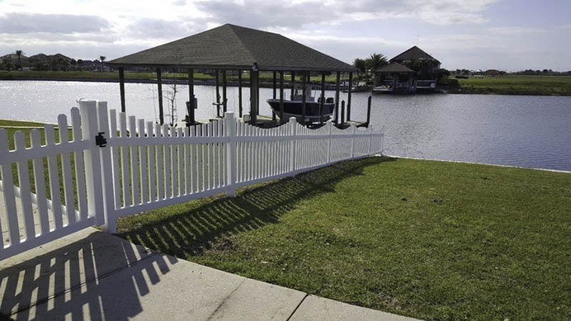 Arrow-Fence-&-Supply-wooden-fence