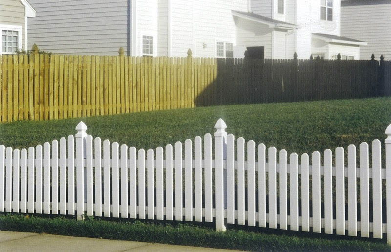 Allied-Fence-Company-of-Raleigh-Picket Fence
