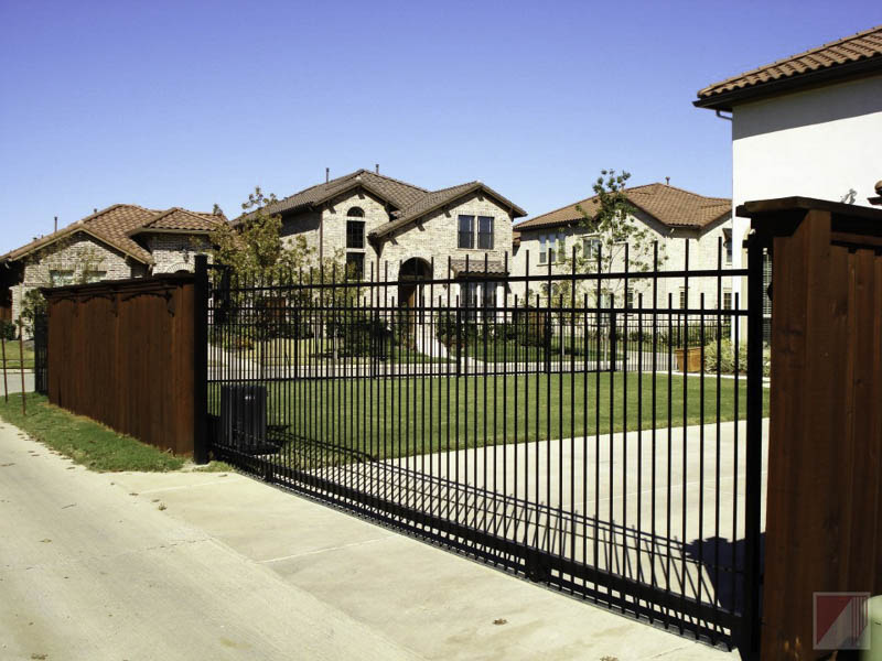 Ace-Fence-of-DFW-Inc.-steel-fence