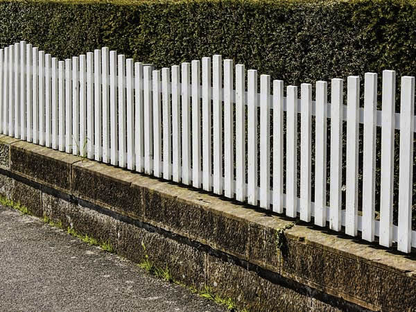 Town-&-Country-Fence-Co.-Of-Oregon-Picket Fence