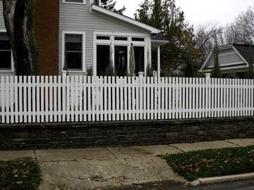 T.N.T.-Fence-Co.-Picket Fence