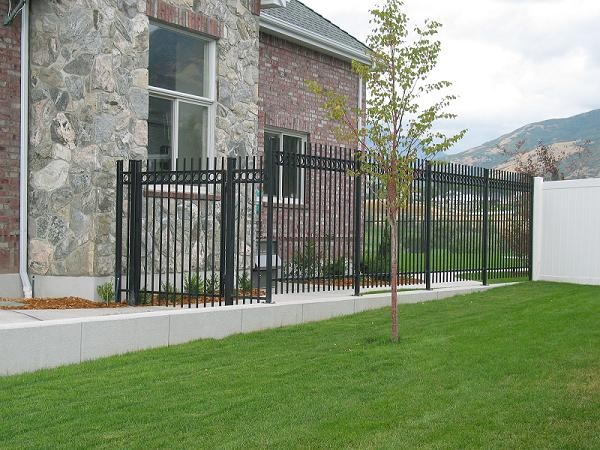 Ace-Fab-&-Welding-Mgmt-LLC-steel-fence