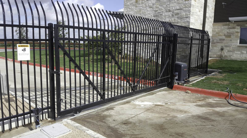 Hill-Country-Fence-steel-fence