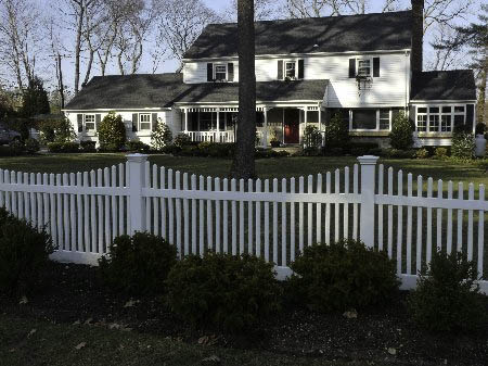 Carl’s Fence Co. Inc. Vinyl Fence