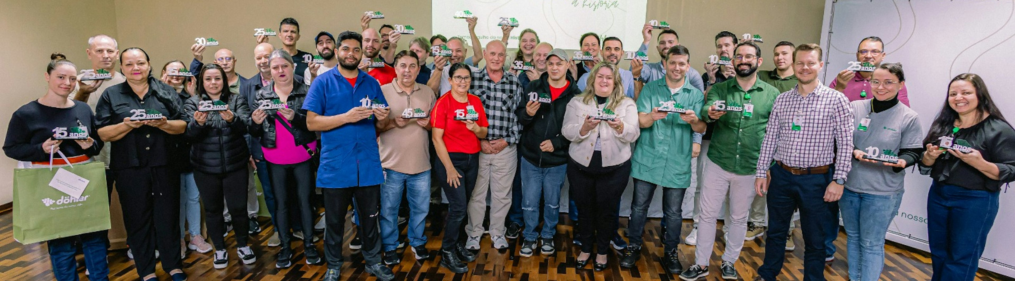 Döhler homenageia mais de 100 funcionários por tempo de casa