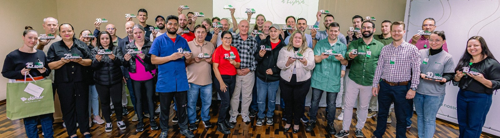 Döhler homenageia mais de 100 funcionários por tempo de casa