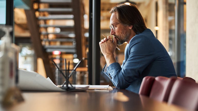 blog header graphic for common education benefit mistakes article