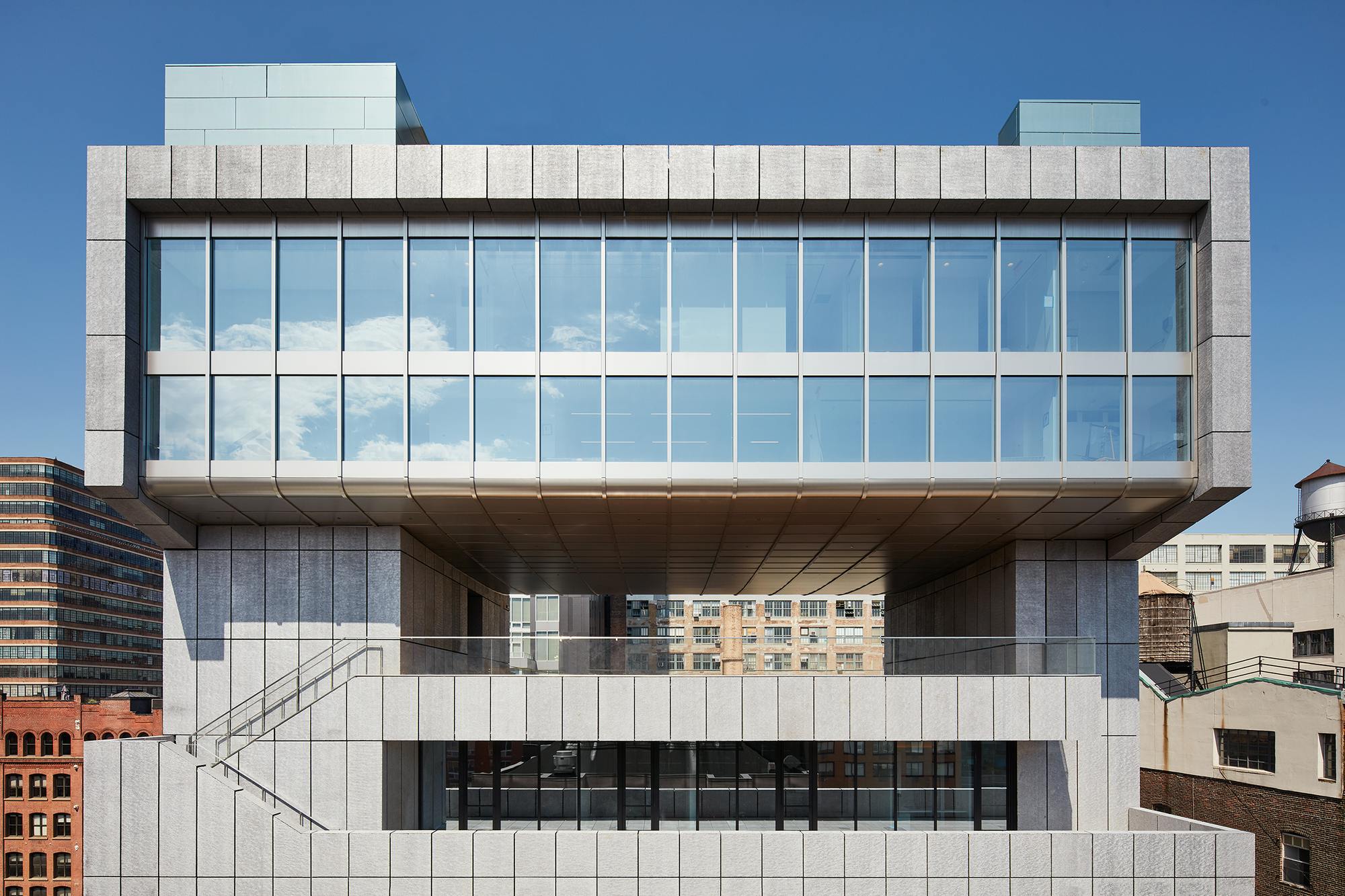 A photograph of the façade of Pace's new gallery in Chelsea.