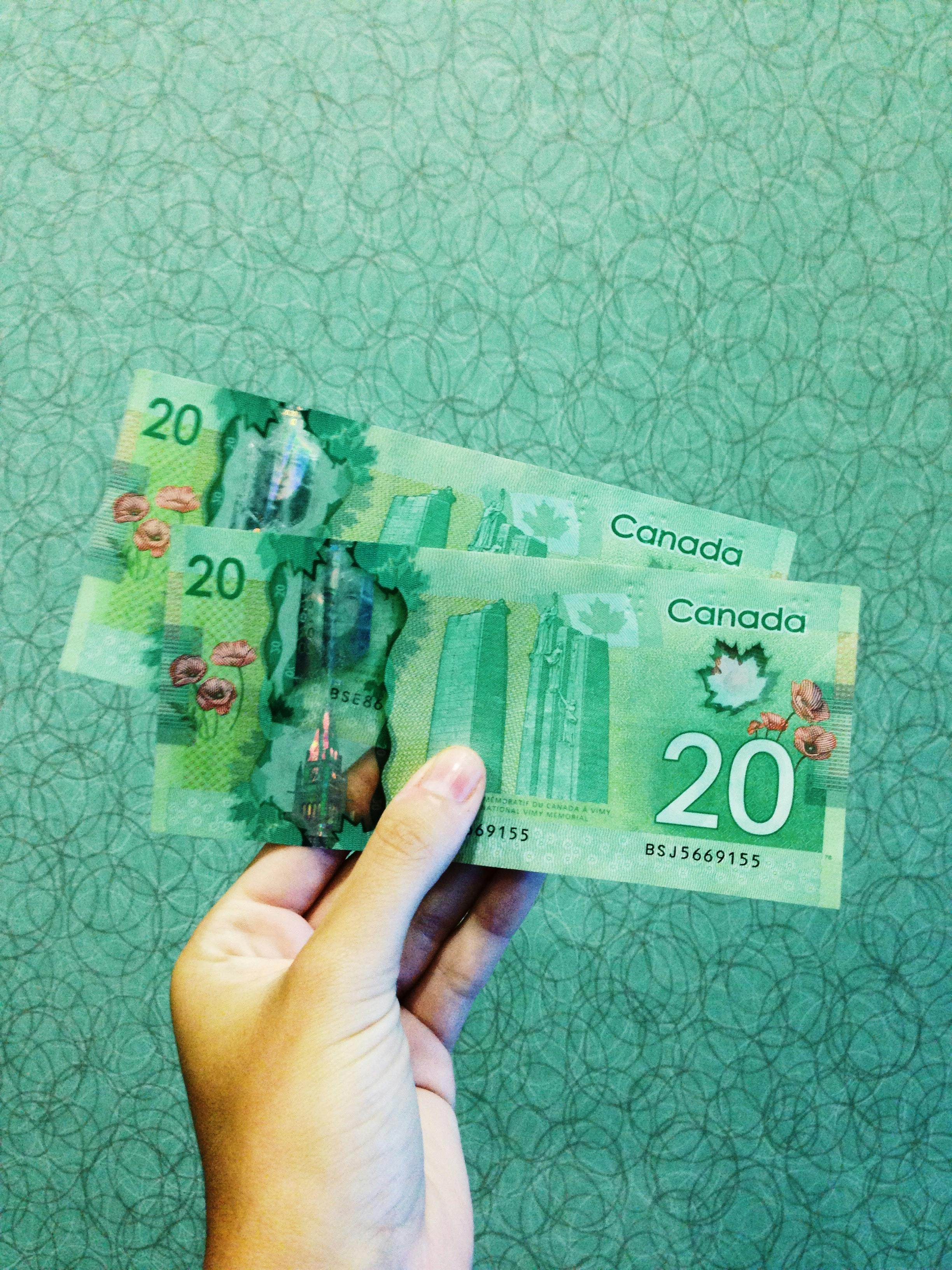 Can I contribute to an INTEGRIS plan and to my RRSP at the same time?