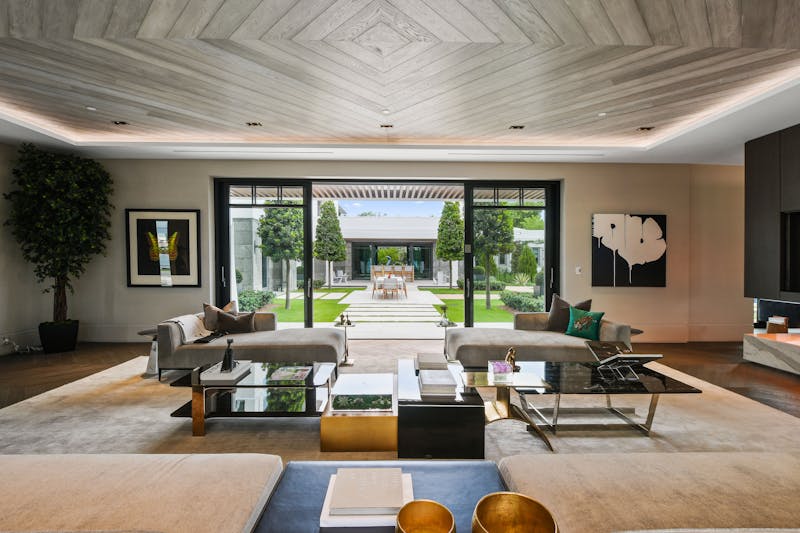 IMG-Interior-Marketing-Group-New-York-Luxury-Staging-Case-Study-520-Island-Drive-Living-Room-Full-View