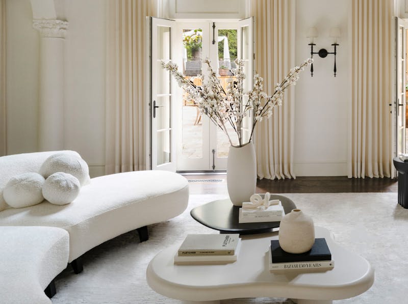 IMG-Interior-Marketing-Group-New-York-Turnkey-Signature-Collections-Living-Room-With-Coffee-Table