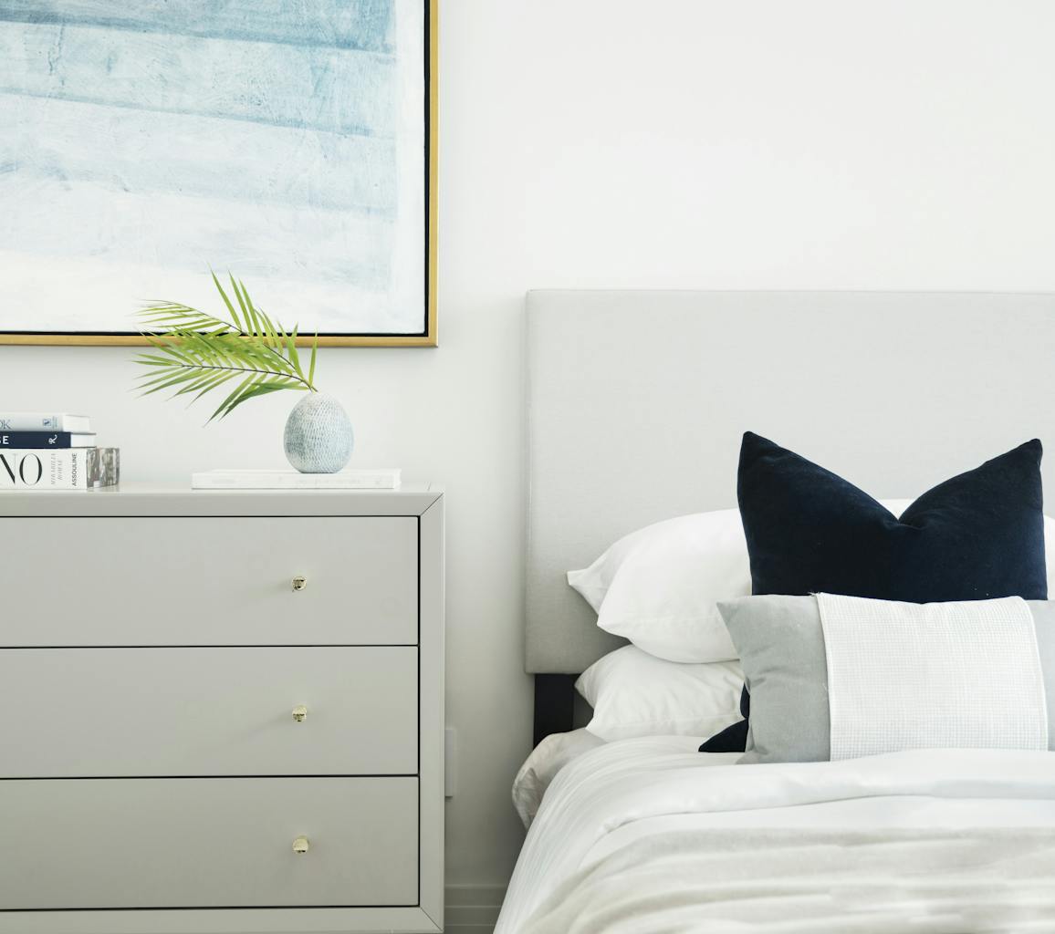 IMG-Interior-Marketing-Group-New-York-Luxury-Staging-Case-Study-100-S-Pointe-Dr-Guest-Bedroom