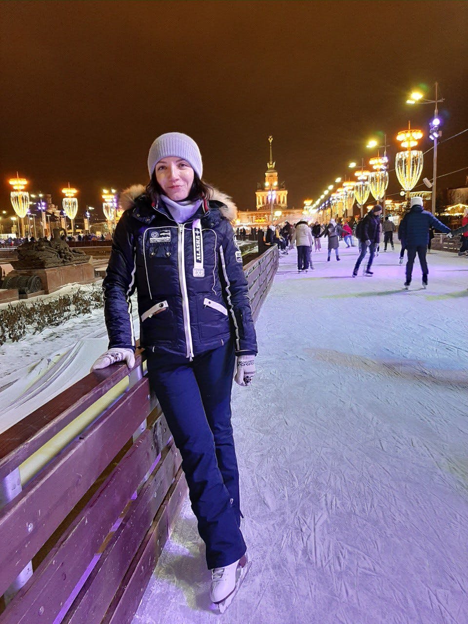 The woman is doing ice-skating 