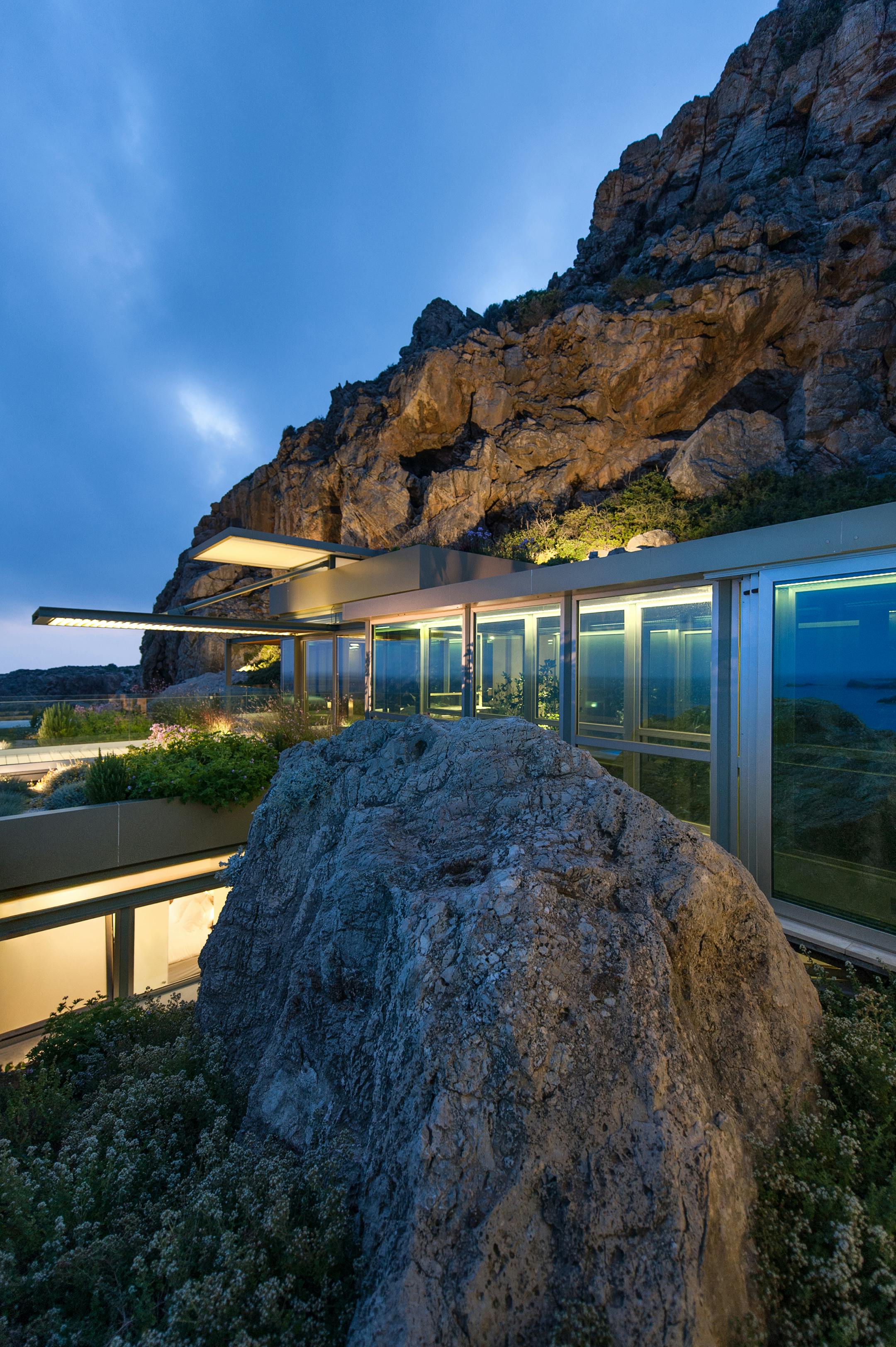 Vacation House on the West Coast of Crete by A&G Varoudakis Architects No20