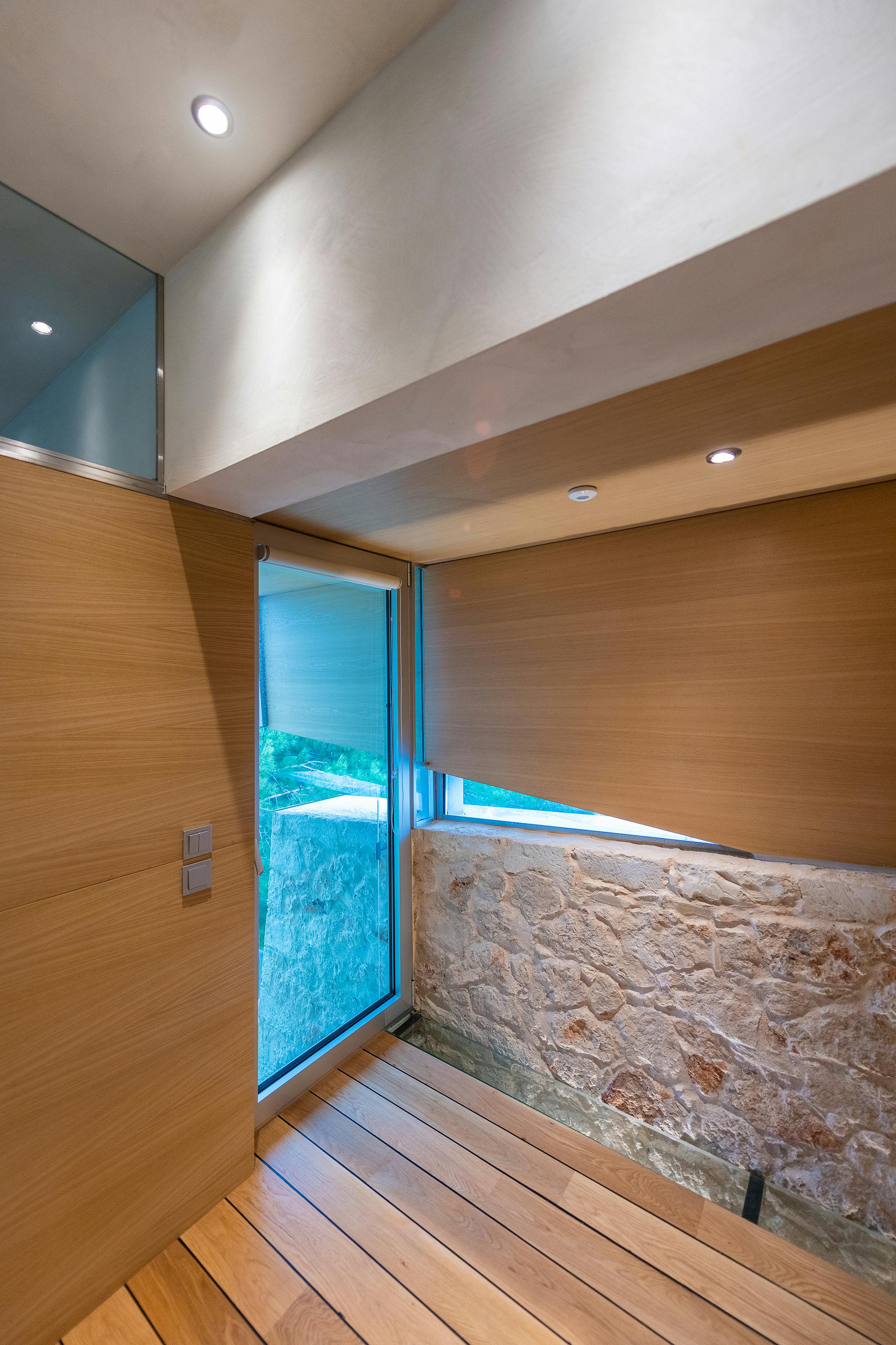 Family House at Akrotiri of Chania, Crete by A&G Varoudakis Architects No10