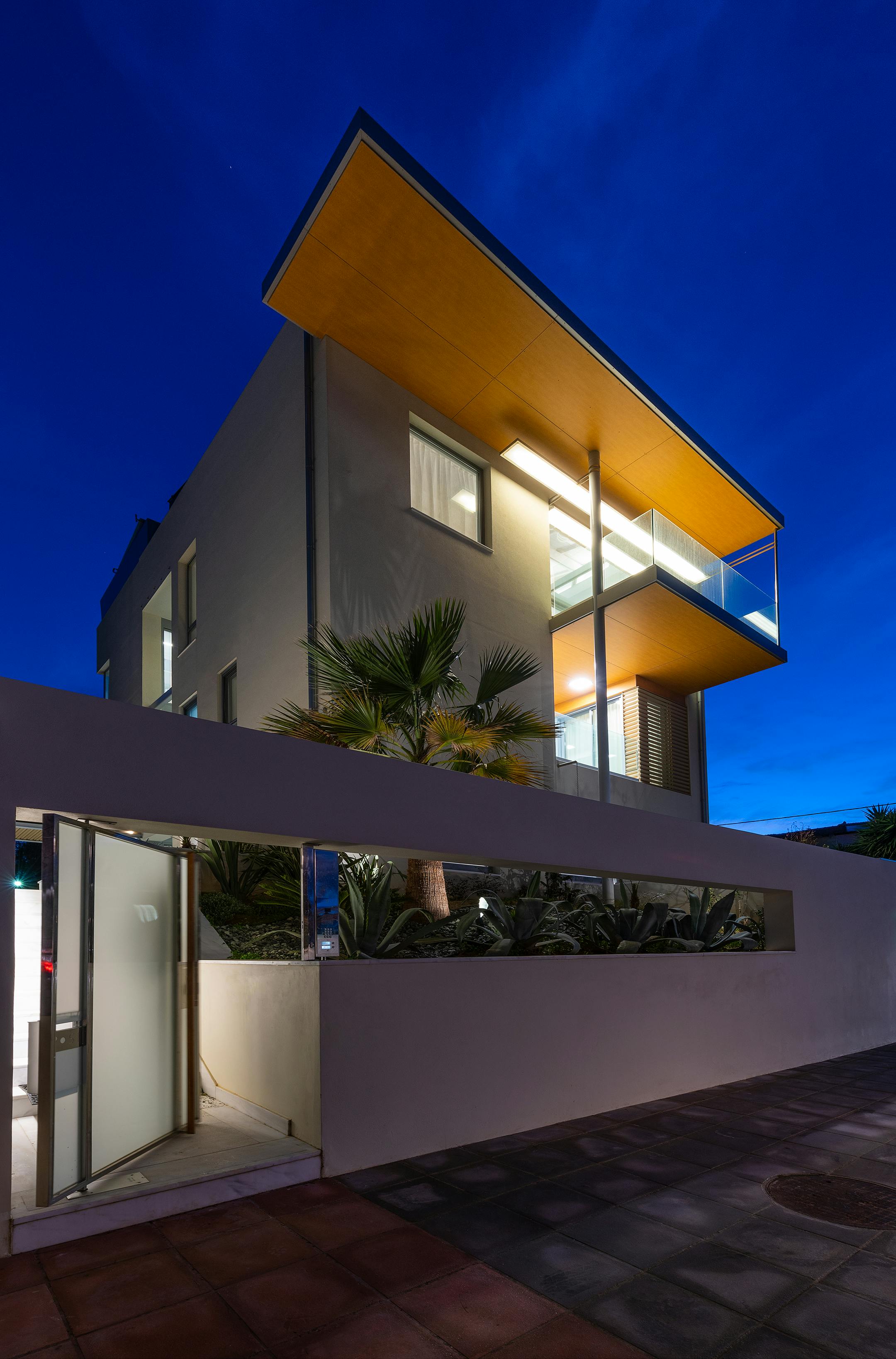 Double Dwelling at Chania, Crete by A&G Varoudakis Architects No16