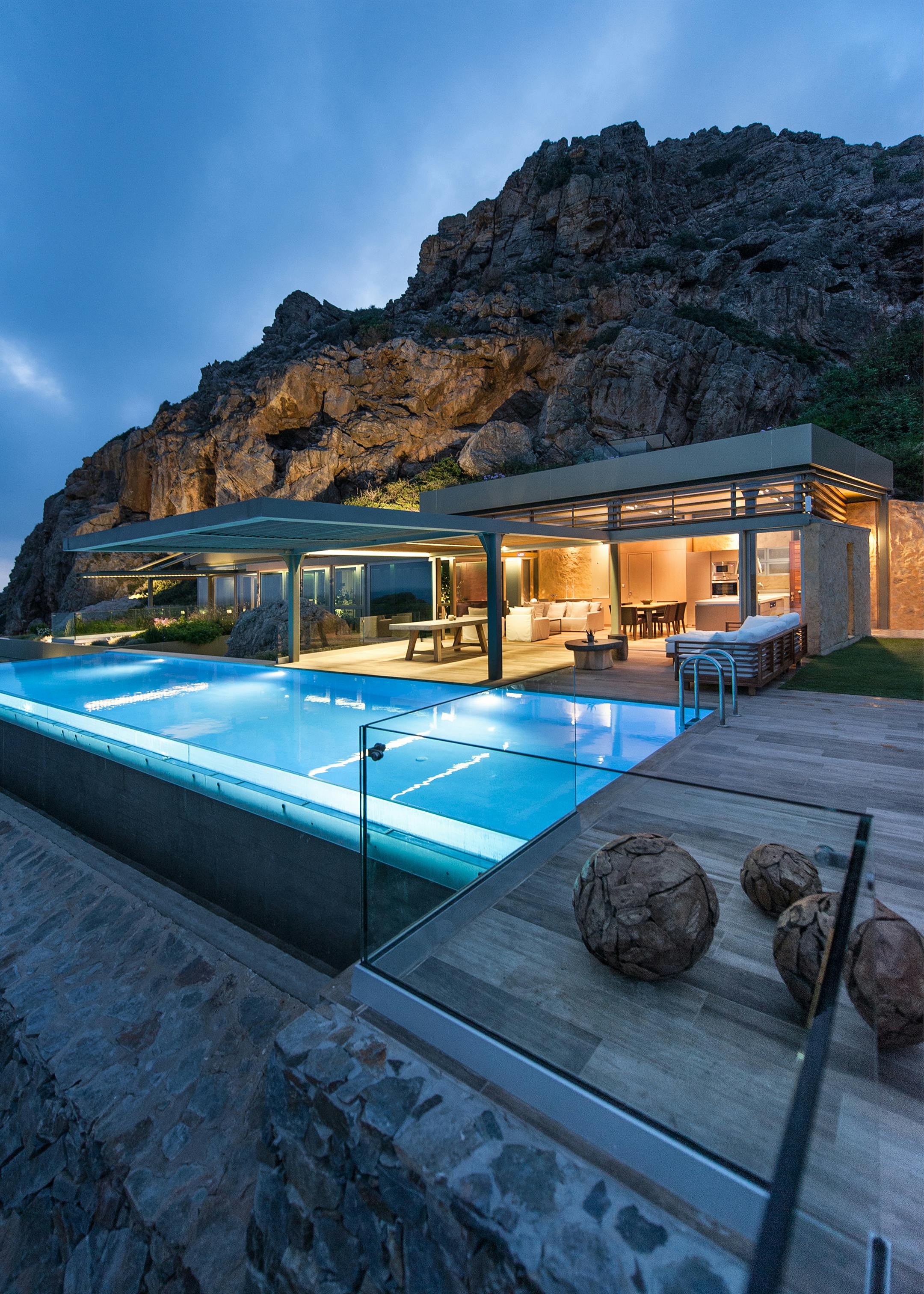 Vacation House on the West Coast of Crete by A&G Varoudakis Architects No22