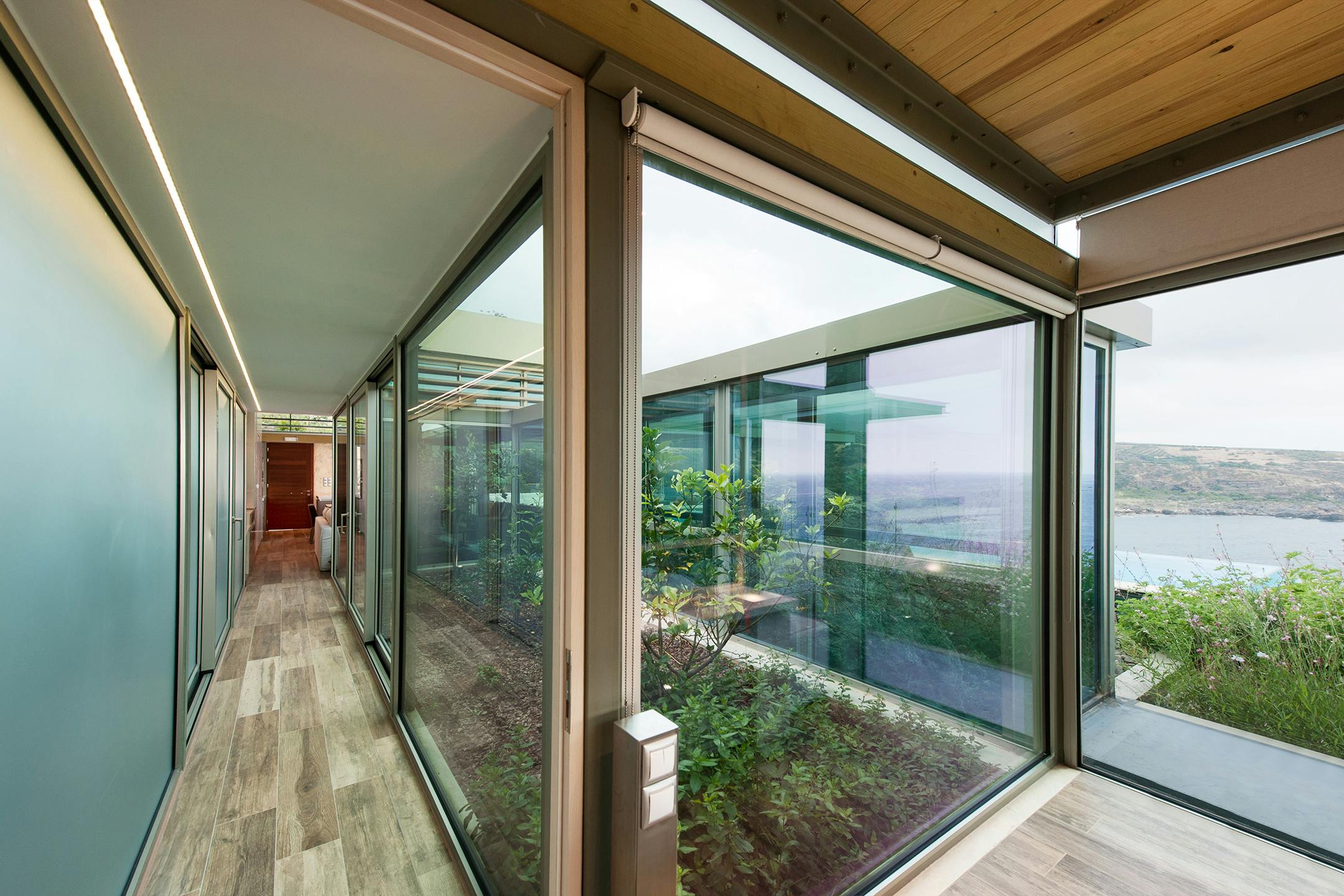 Vacation House on the West Coast of Crete by A&G Varoudakis Architects No9