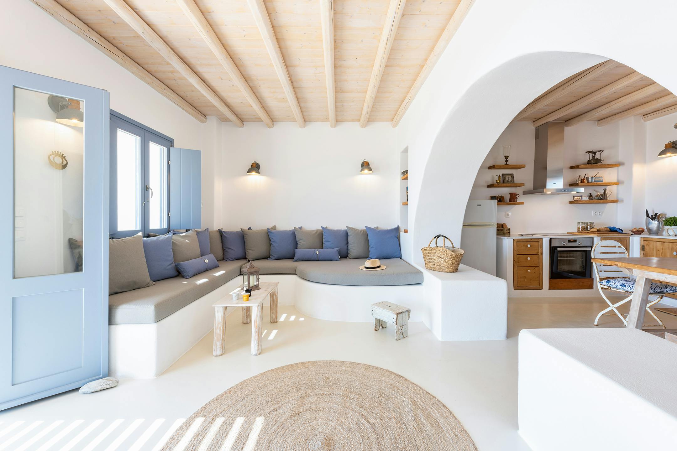 On the Beach, Summer House in Paros Renovated & Redesigned by Kavallis Giorgos, Kalligrammon No3