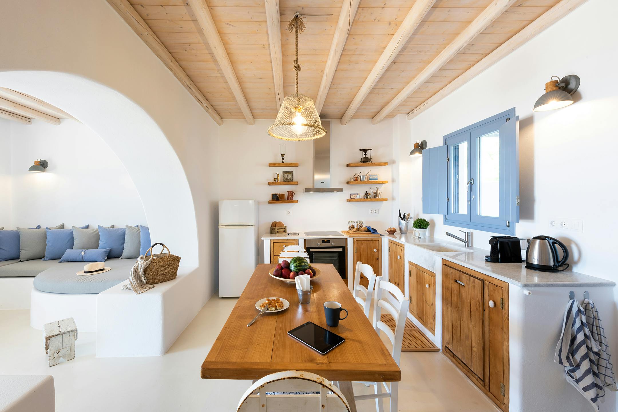 On the Beach, Summer House in Paros Renovated & Redesigned by Kavallis Giorgos, Kalligrammon No6