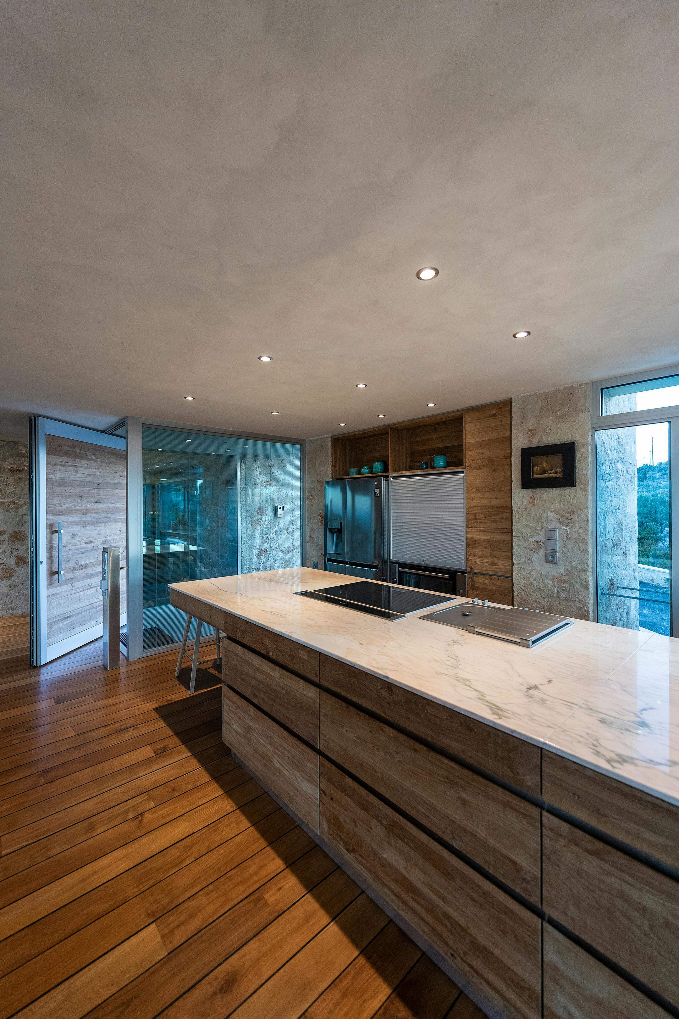 Family House at Akrotiri of Chania, Crete by A&G Varoudakis Architects No3