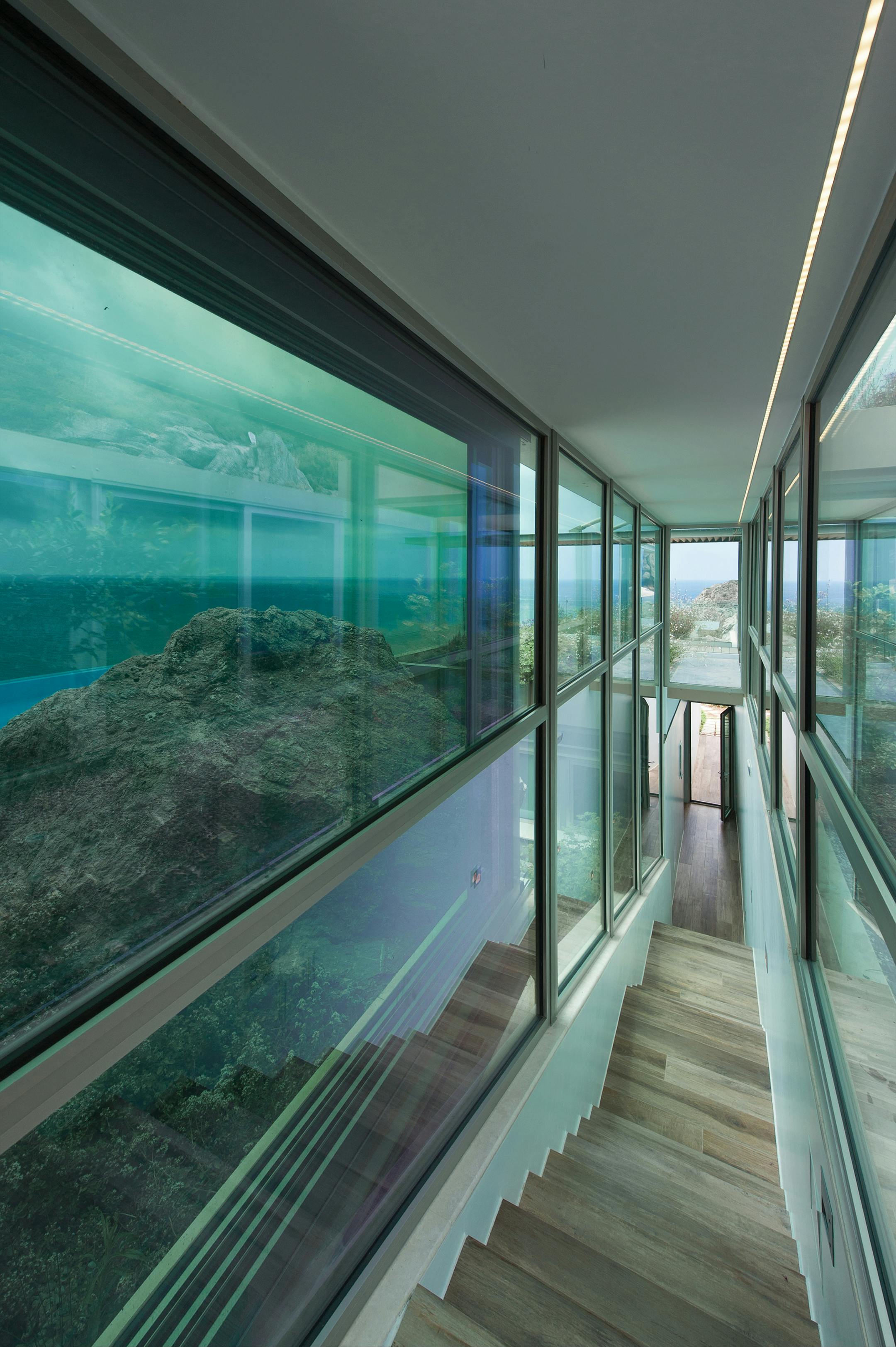 Vacation House on the West Coast of Crete by A&G Varoudakis Architects No3