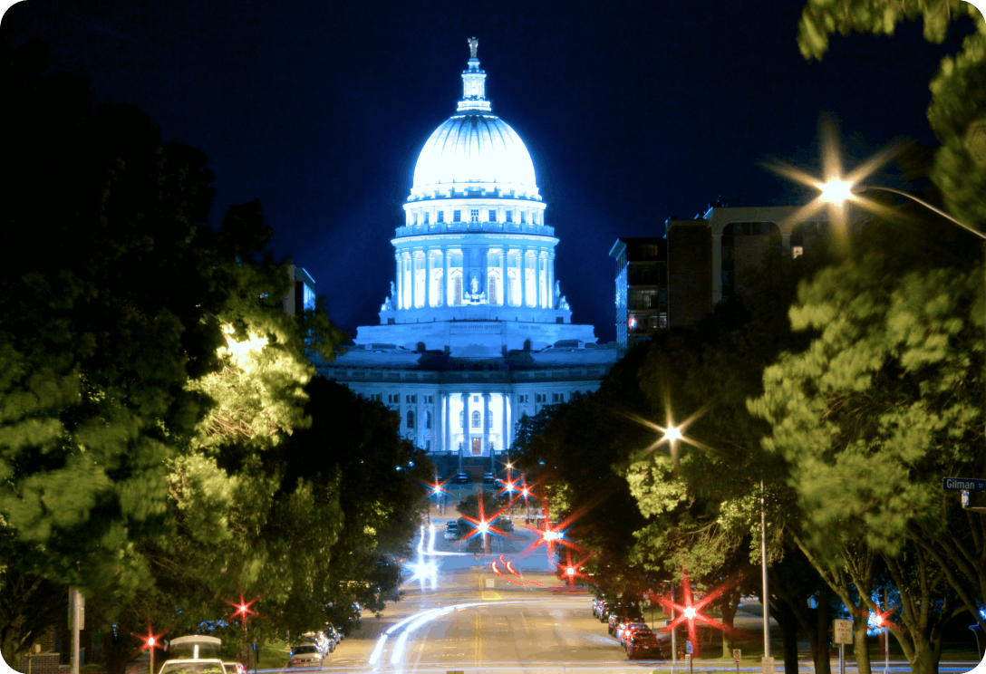 Madison's capital building lit up at night