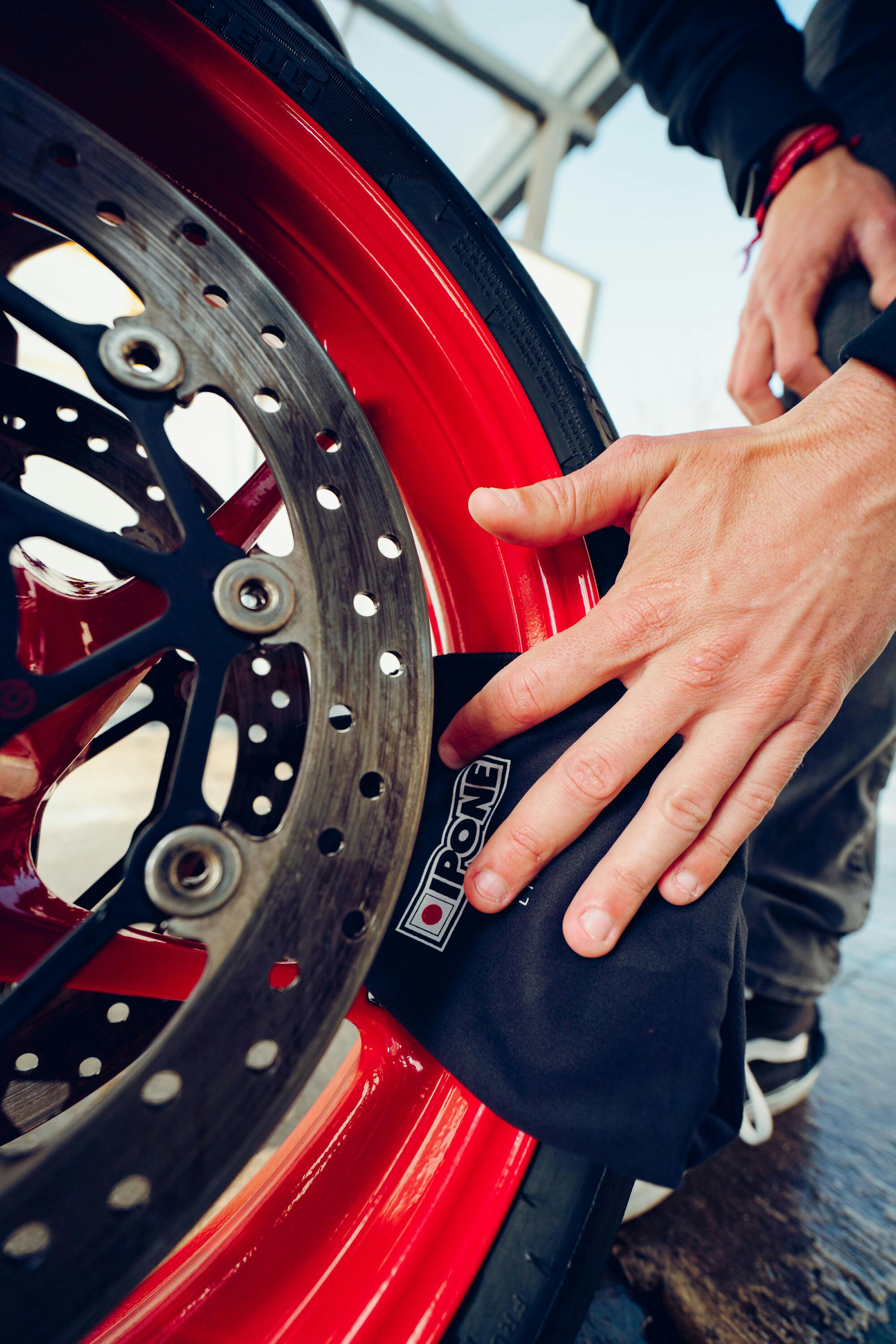 HOW TO PROPERLY CLEAN YOUR MOTORCYCLE RIMS IPONE