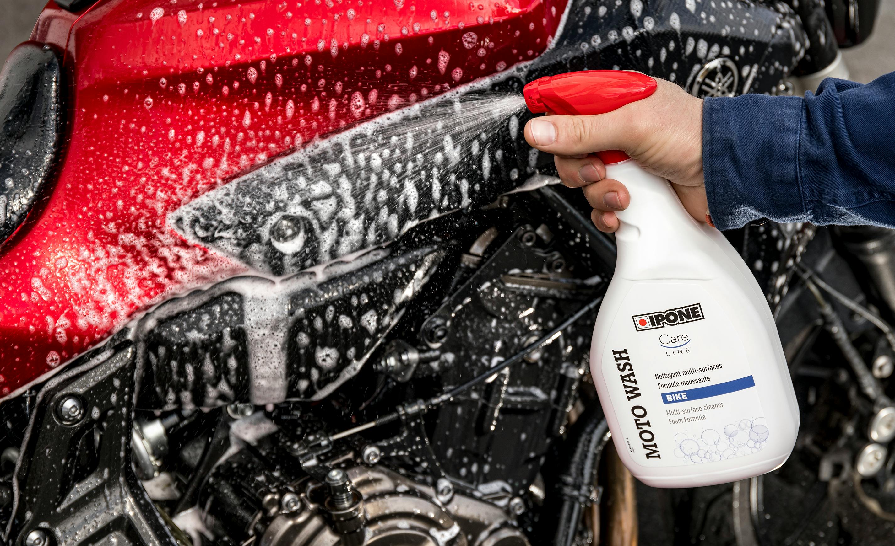 How to clean your motorcycle in 4 steps