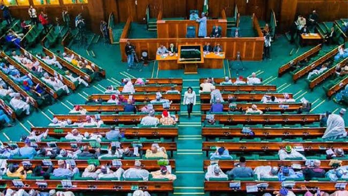 Reps propose bill banning public servants, families from private hospitals, schools
