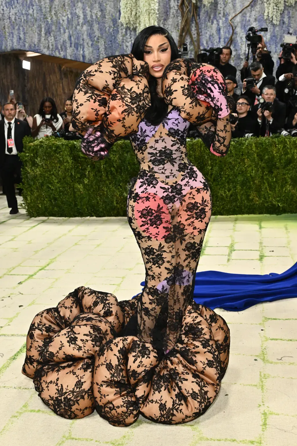 Fashion or Faux Pas? The Most Polarizing "Disasters" from the 2026 Met Gala Red Carpet