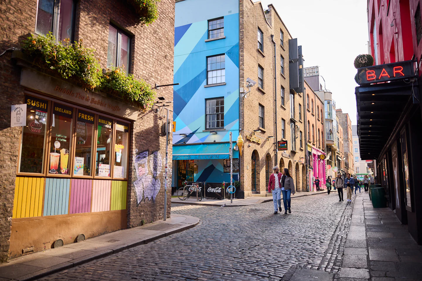 Temple bar and Dublin City Streets