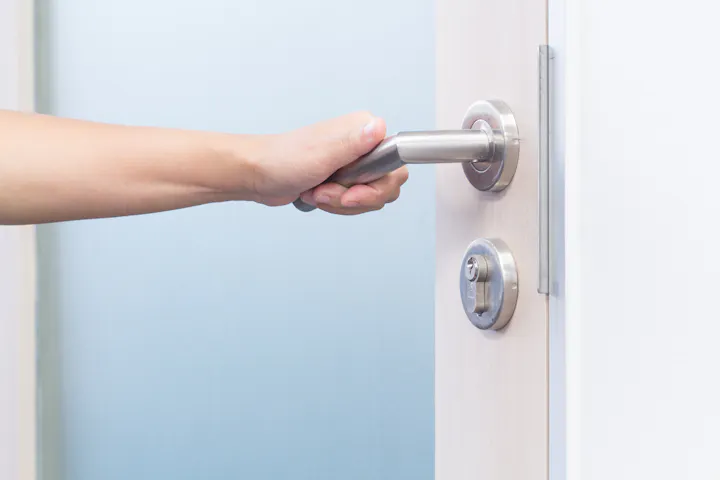 An image of an Altro handle