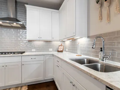 An image of a kitchen