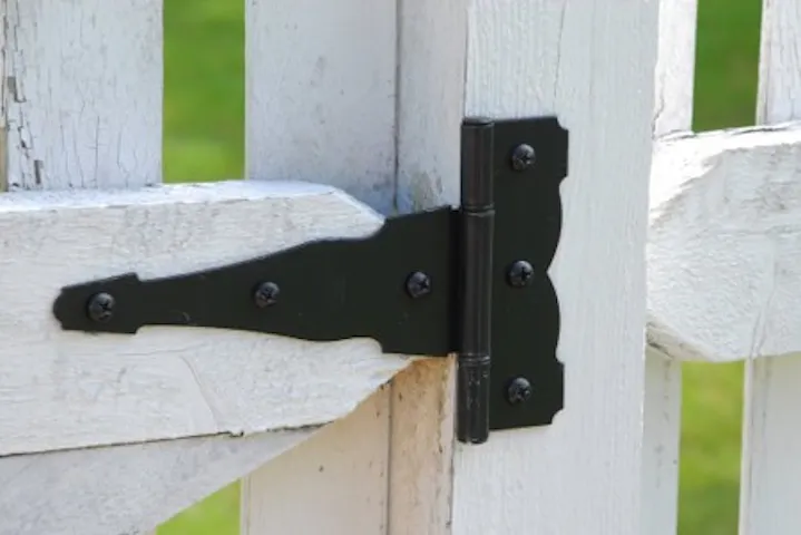 An image of a gate hinge