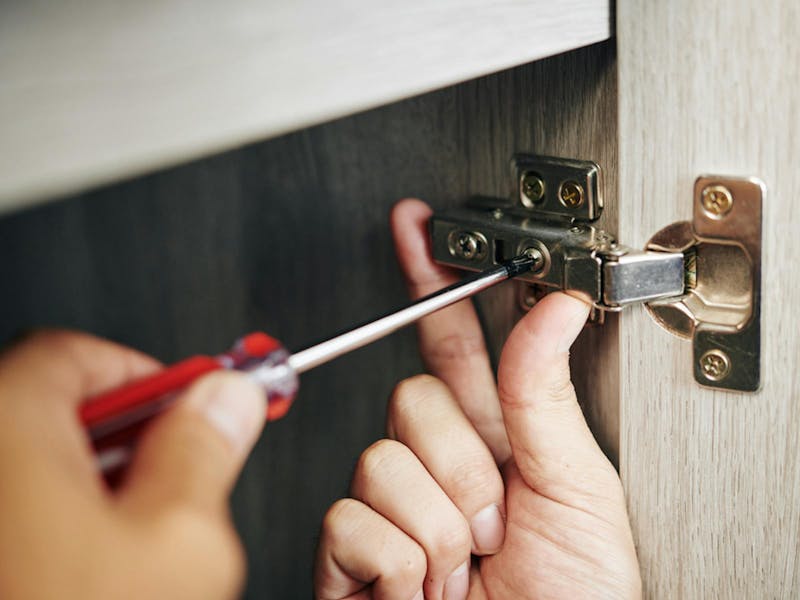 Cabinet Hinges