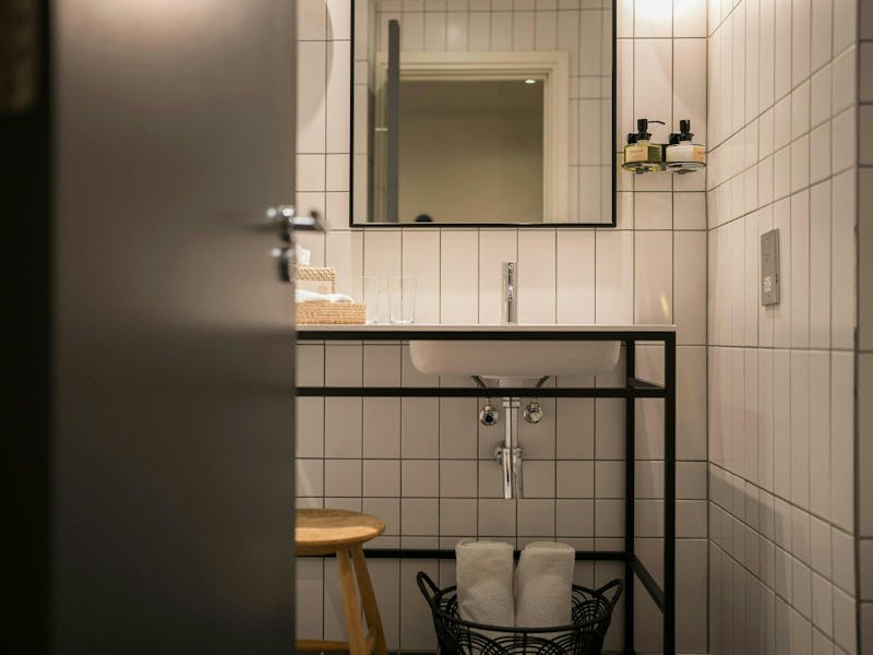 An image of a bathroom