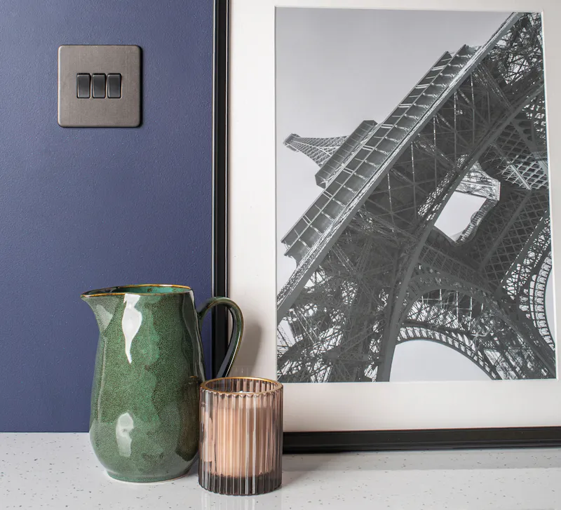 An image of a light switch