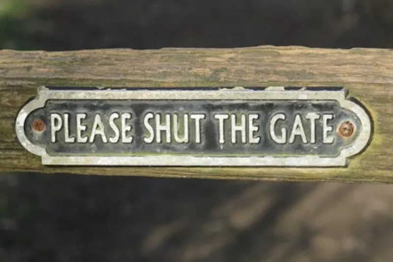 An image of a gate sign
